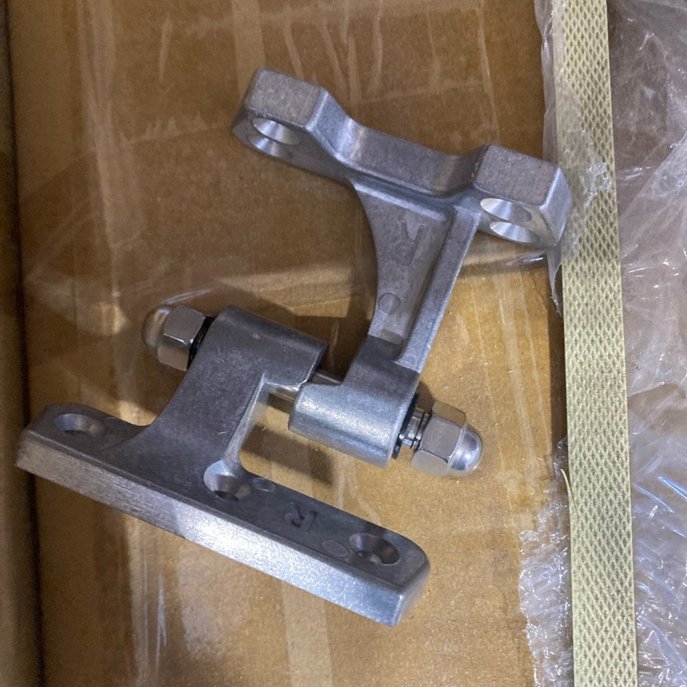 Gravity butt hinges 4pc set includes 4 hinges and 2 latches brandnew.